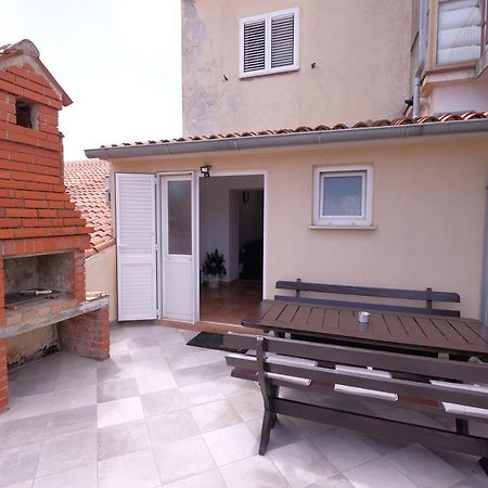 Apartment Klea - Cosy, Near City Center 普拉 外观 照片