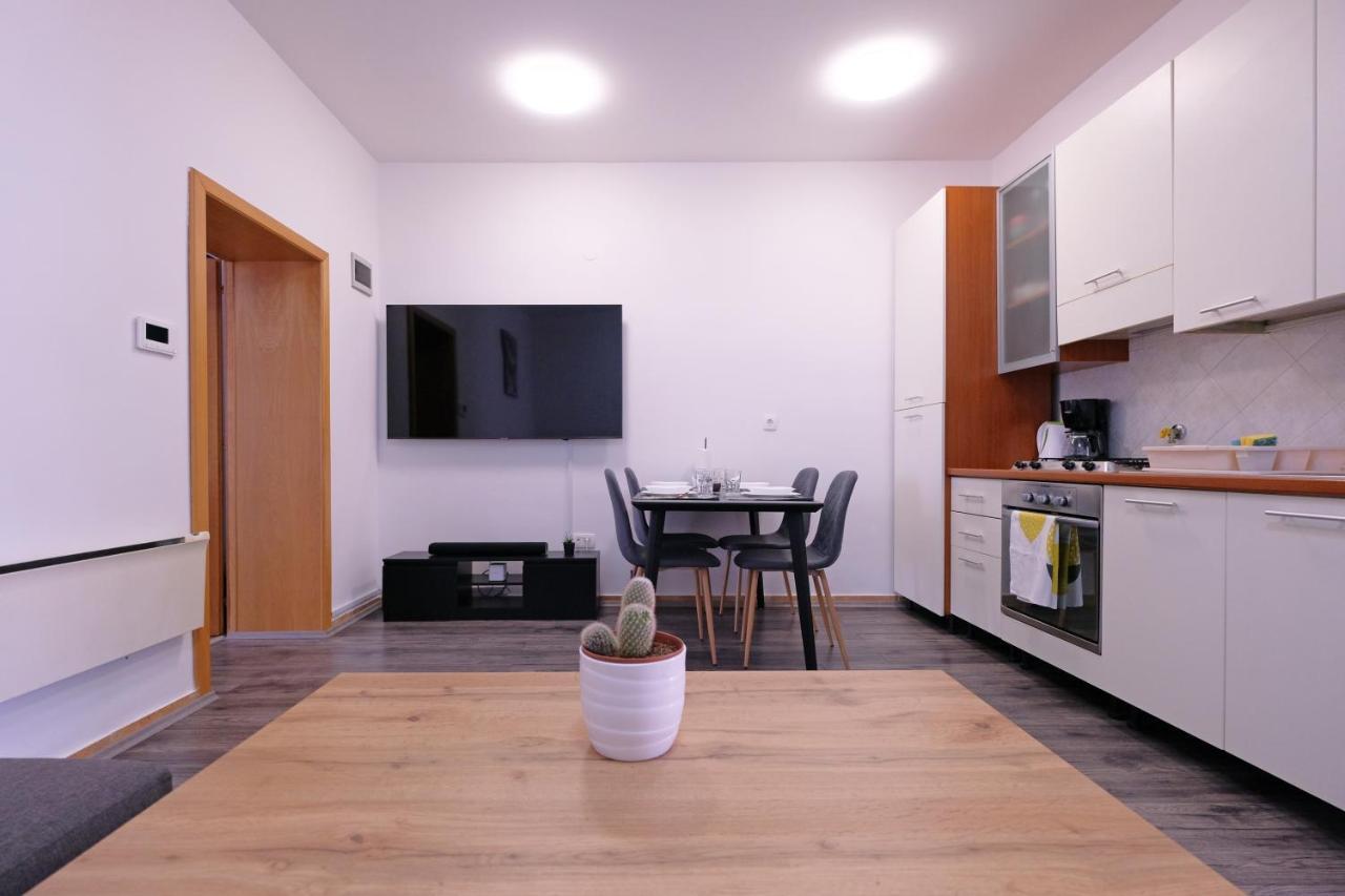 Apartment Klea - Cosy, Near City Center 普拉 外观 照片