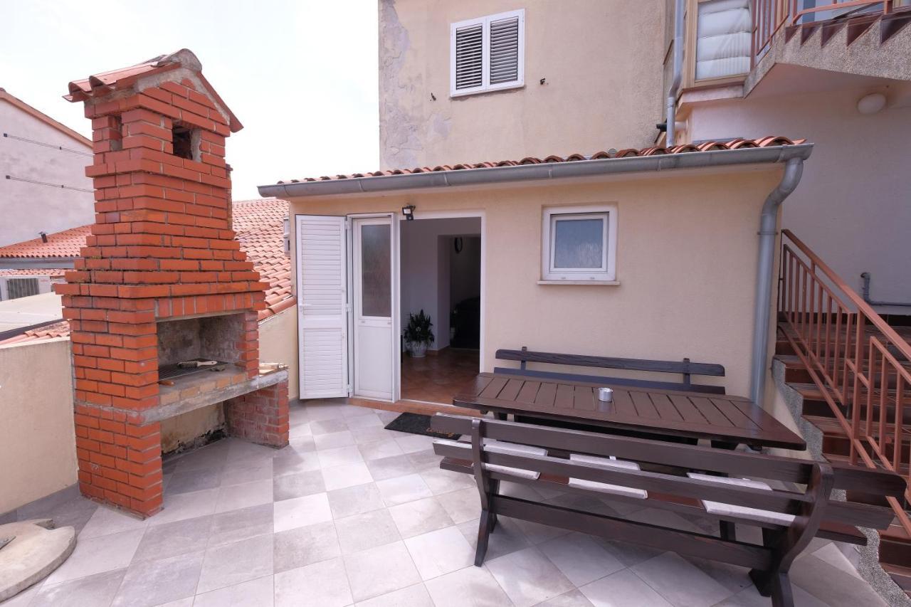 Apartment Klea - Cosy, Near City Center 普拉 外观 照片