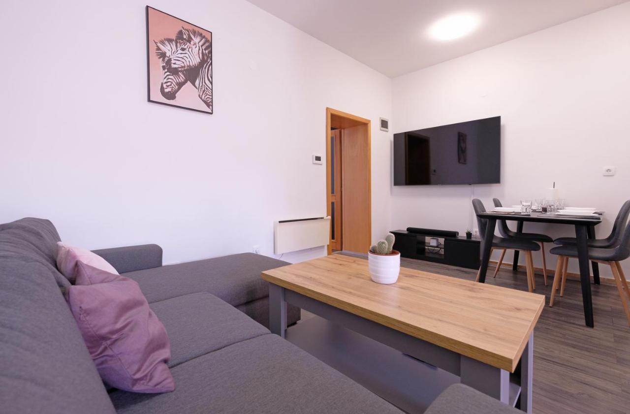 Apartment Klea - Cosy, Near City Center 普拉 外观 照片