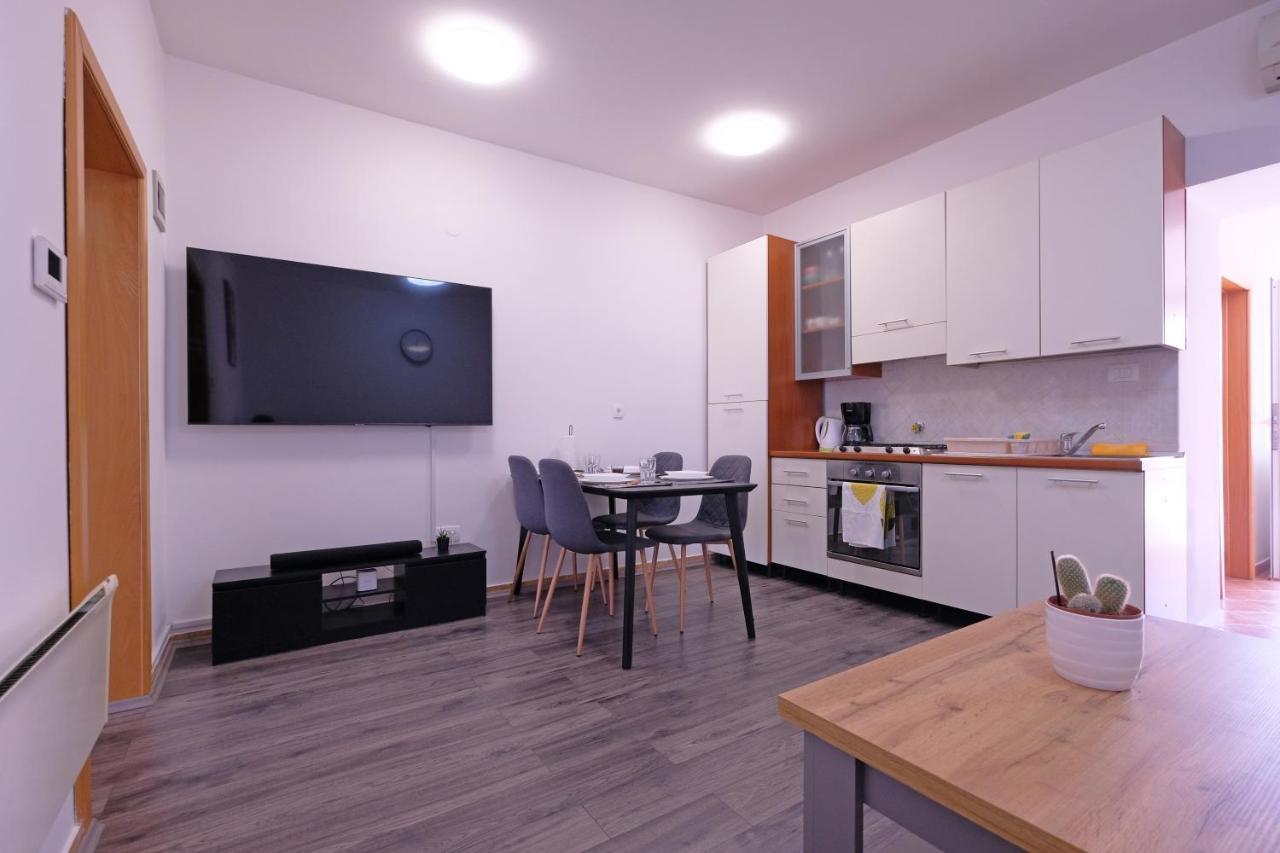 Apartment Klea - Cosy, Near City Center 普拉 外观 照片